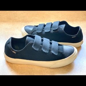 Cute Women’s Black Velcro Vans Slip-on Shoes